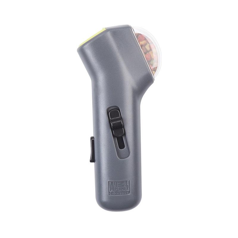 Lyla&Co™ Pet Treat Launcher
